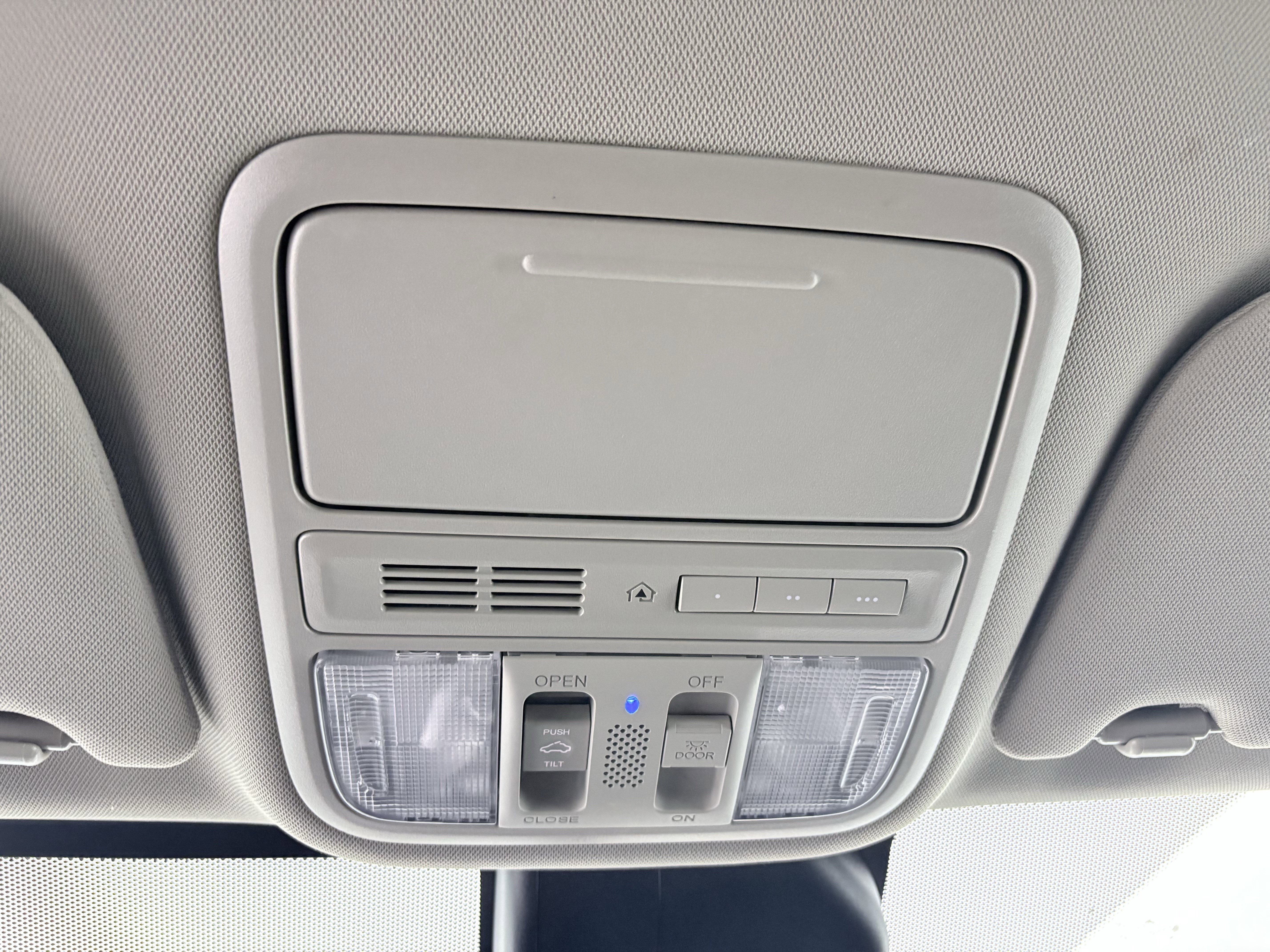 Used 2015 Honda Odyssey EX-L image 22