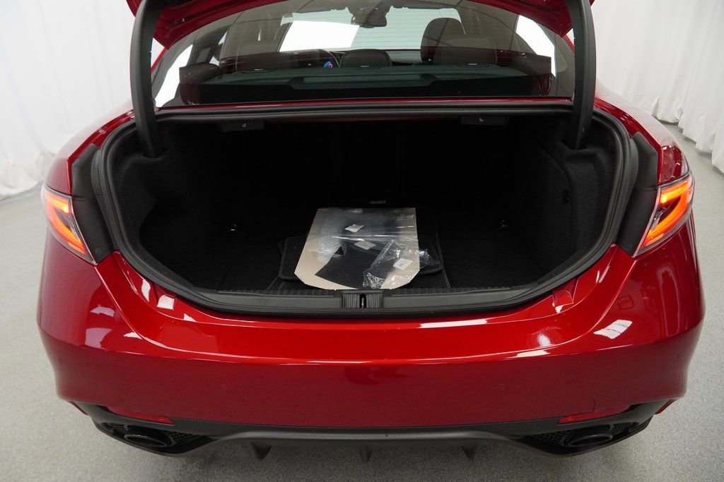 Used 2024 Alfa Romeo Giulia Veloce image 42