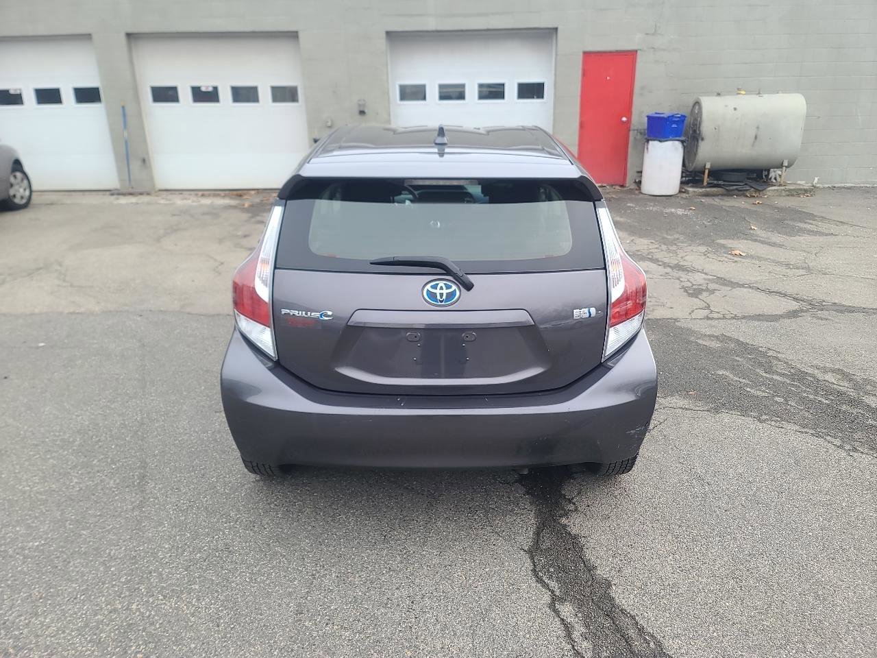 Used 2016 Toyota Prius C Two image 6