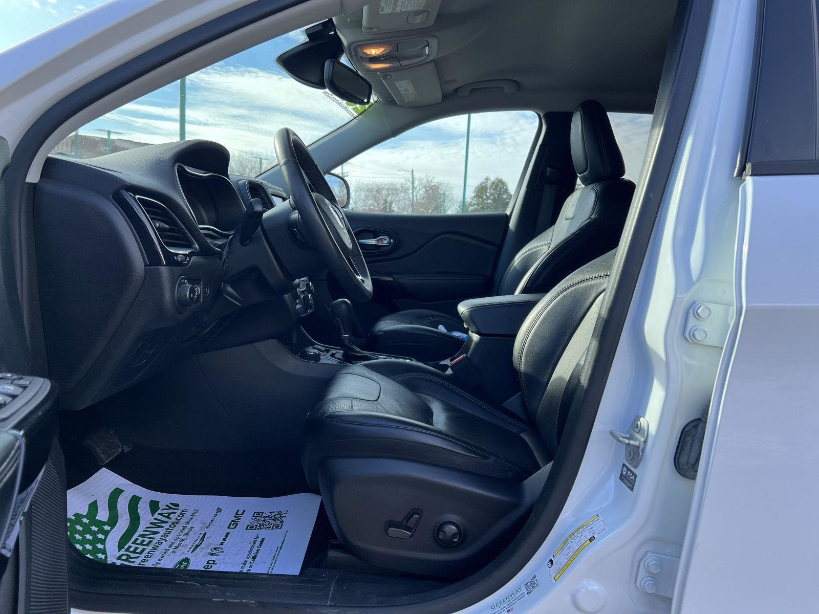 Used 2023 Jeep Cherokee Altitude Lux image 17