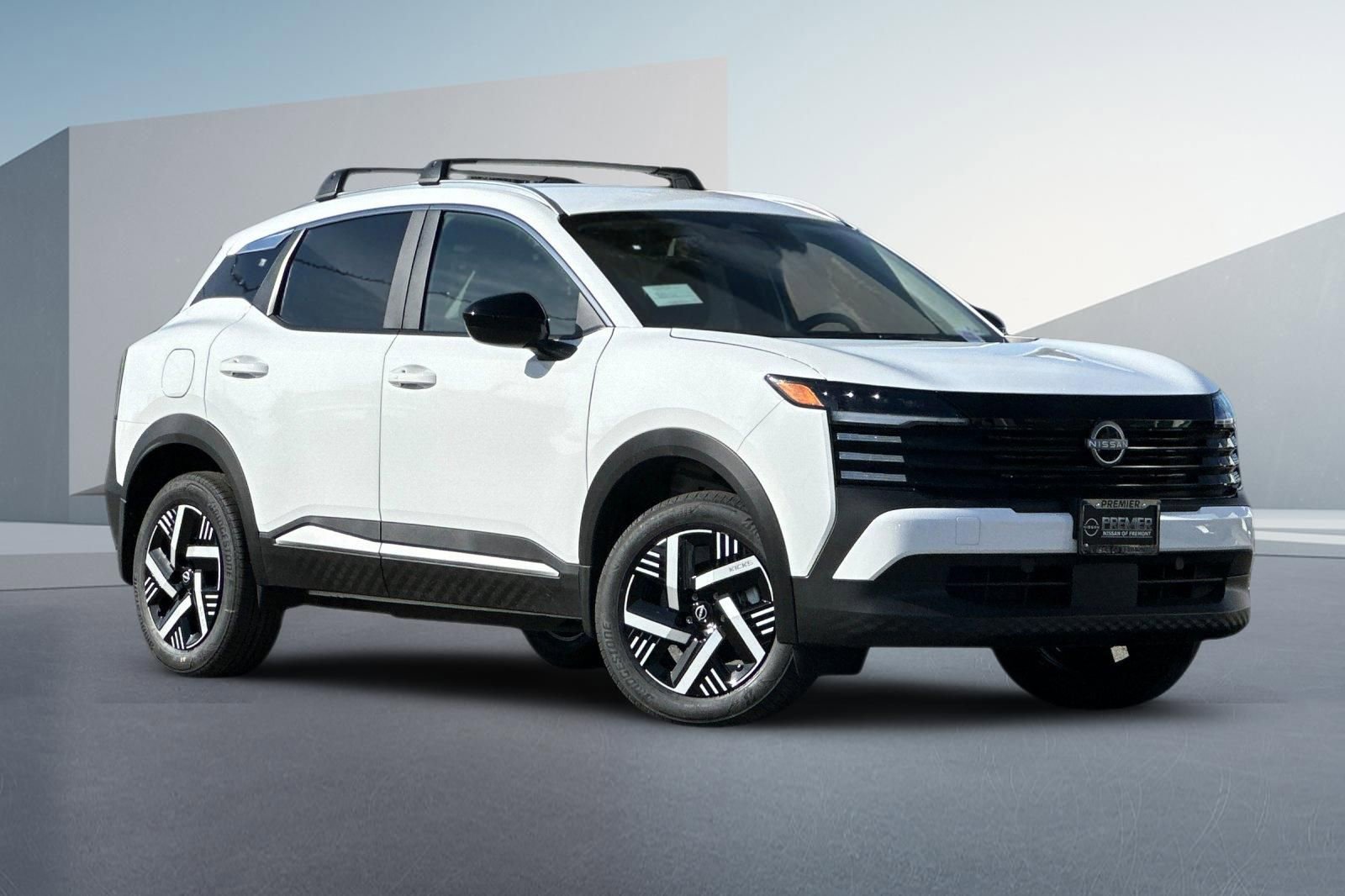 New 2026 Nissan Kicks SV w/ Charging Package image 2