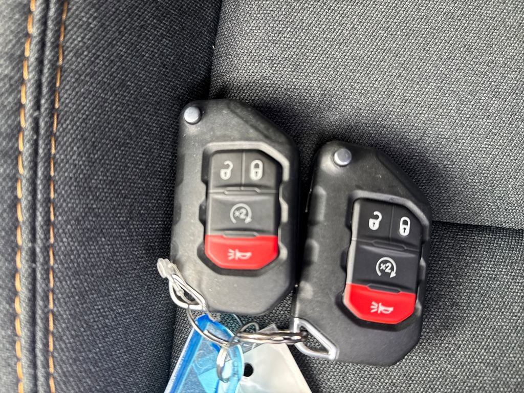 Used 2024 Jeep Wrangler Unlimited w/ Convenience Group image 30