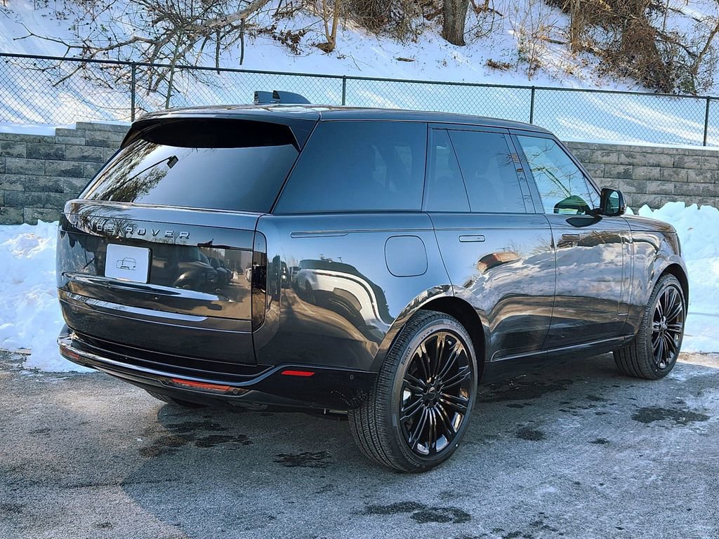 New 2026 Land Rover Range Rover SE image 2