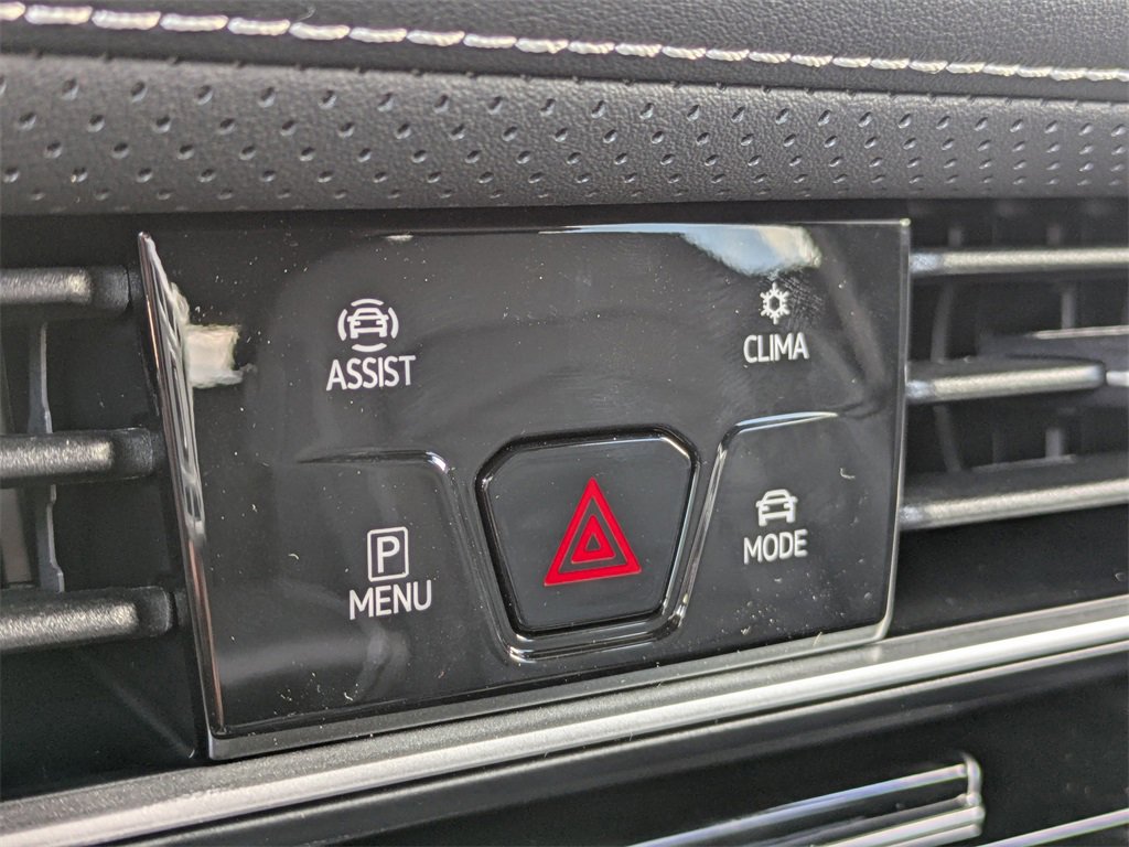 New 2026 Volkswagen Atlas Cross Sport SE image 39