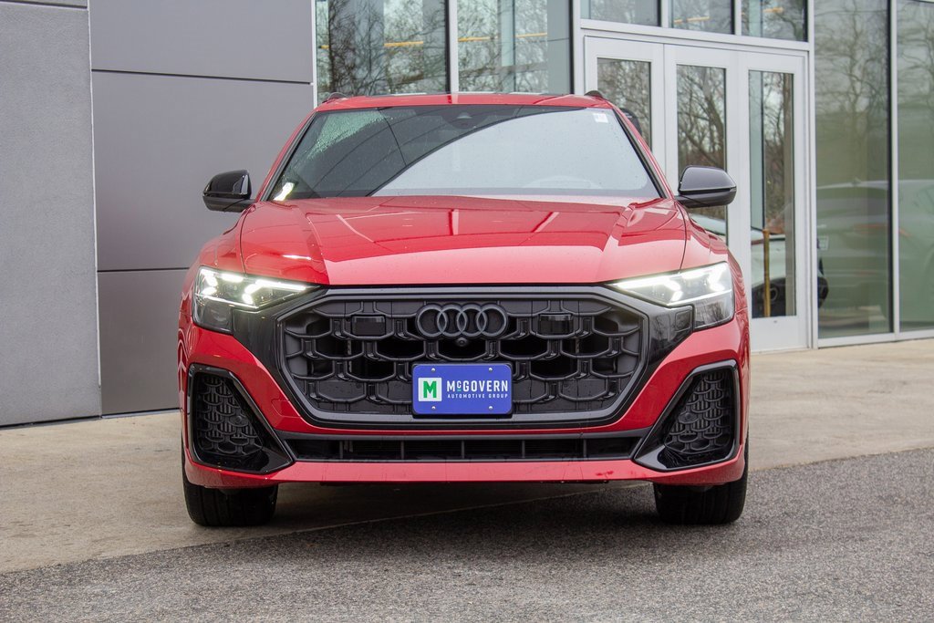 Used 2025 Audi SQ8 Prestige w/ Prestige Package image 2