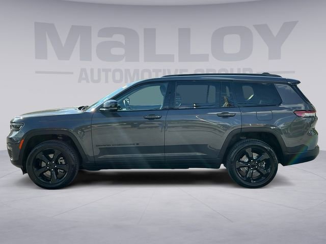 Used 2022 Jeep Grand Cherokee L Limited w/ Black Appearance Package AWD/4WD image 2