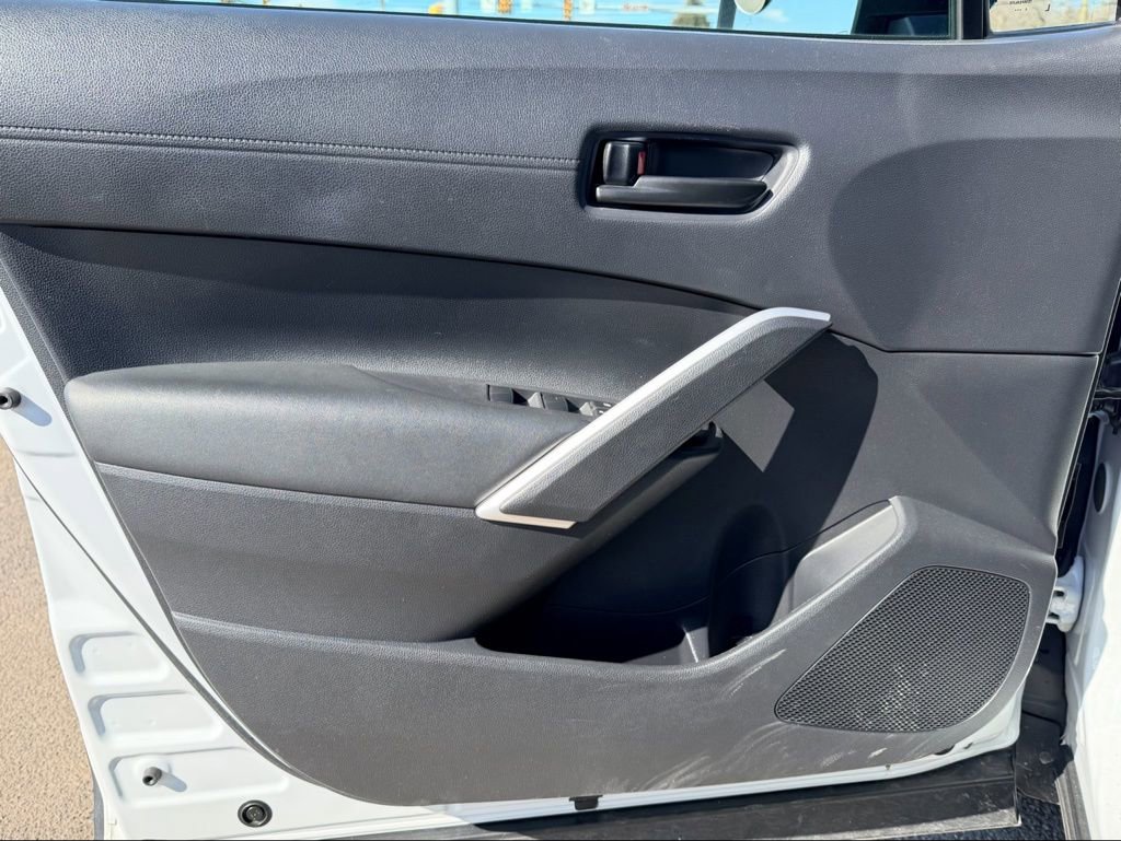 Used 2025 Toyota Corolla Cross AWD Hybrid w/ Moonroof Package image 12