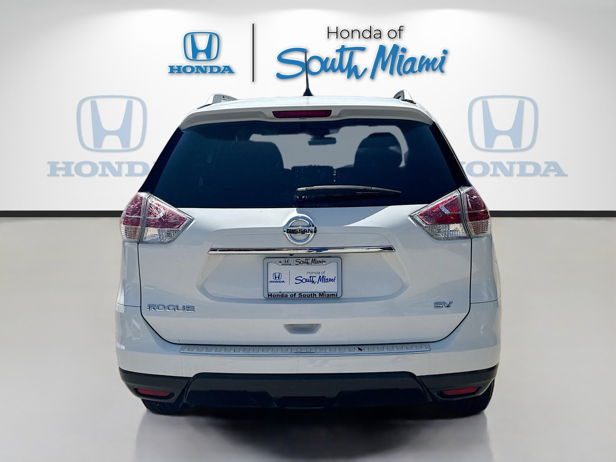 Used 2015 Nissan Rogue SV w/ SV Premium Package image 6