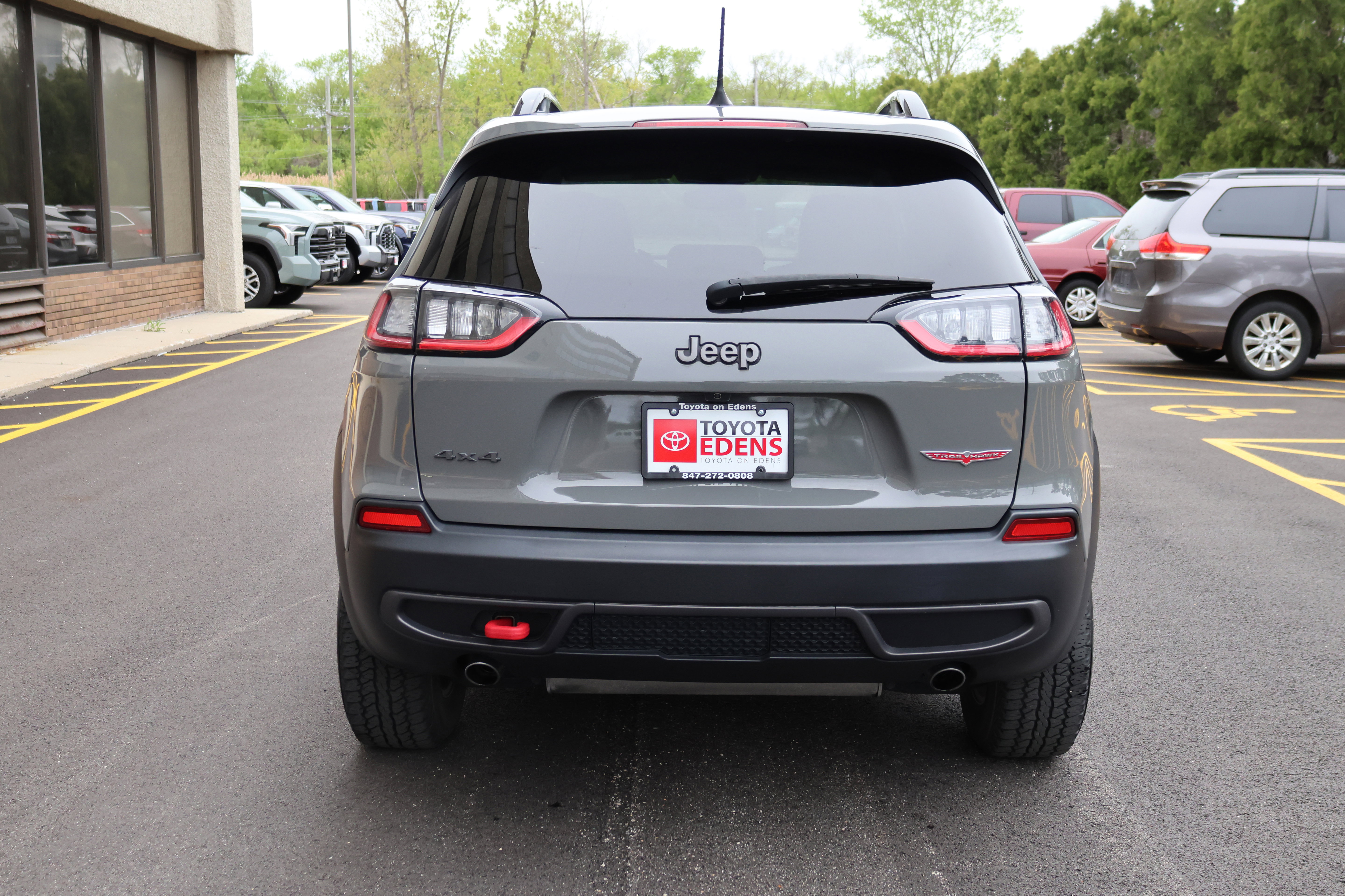 Used 2022 Jeep Cherokee Trailhawk AWD/4WD image 4