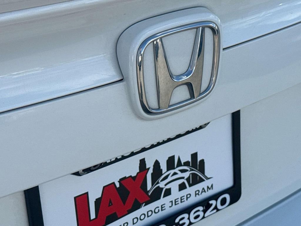 Used 2018 Honda Civic Touring image 5