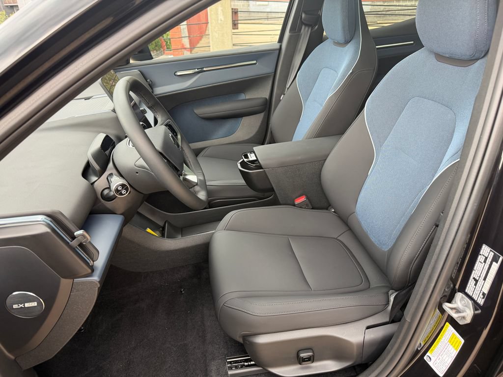 Certified 2025 Volvo EX30 Ultra w/ Protection Package Premier AWD/4WD image 11