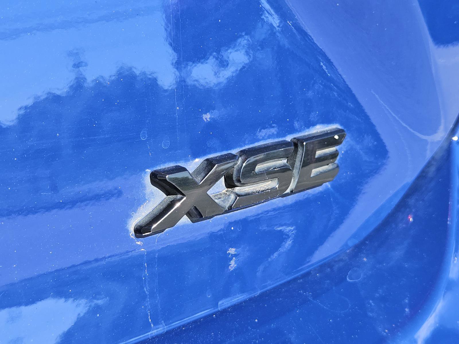 Used 2025 Toyota Camry XSE FWD image 9