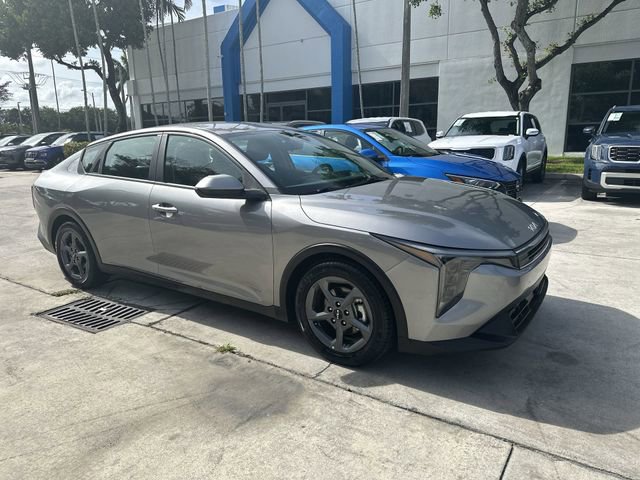 Used 2025 Kia K4 FWD image 36
