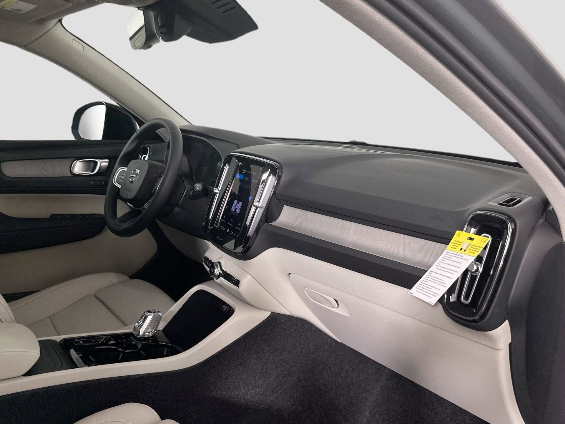 New 2026 Volvo XC40 B4 Plus w/ Protection Package Premier FWD image 26
