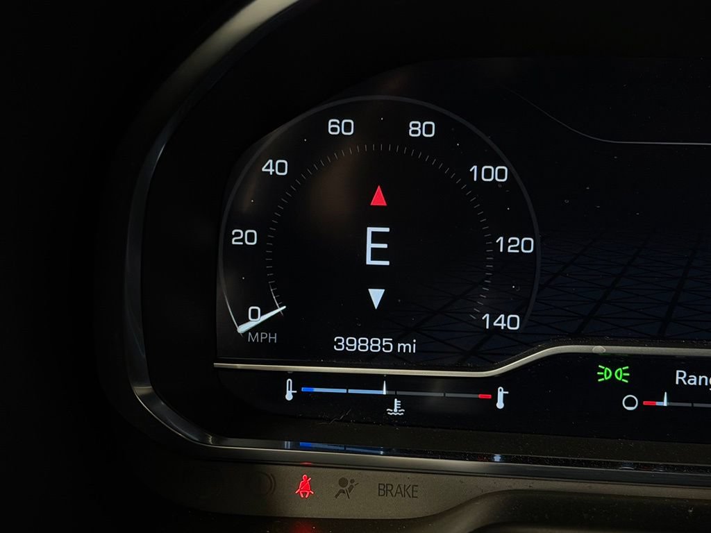 Used 2024 GMC Yukon AT4 w/ AT4 Premium Plus Package AWD/4WD image 16