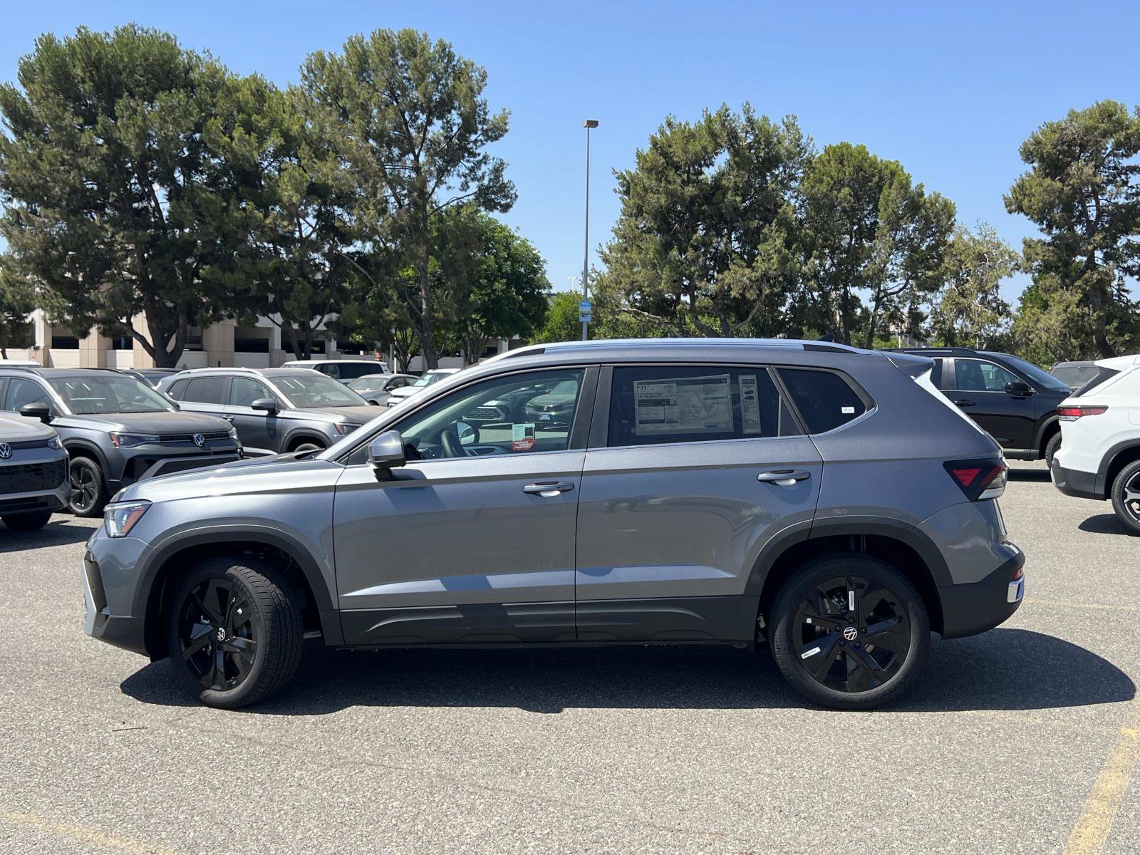 New 2025 Volkswagen Taos SE image 2