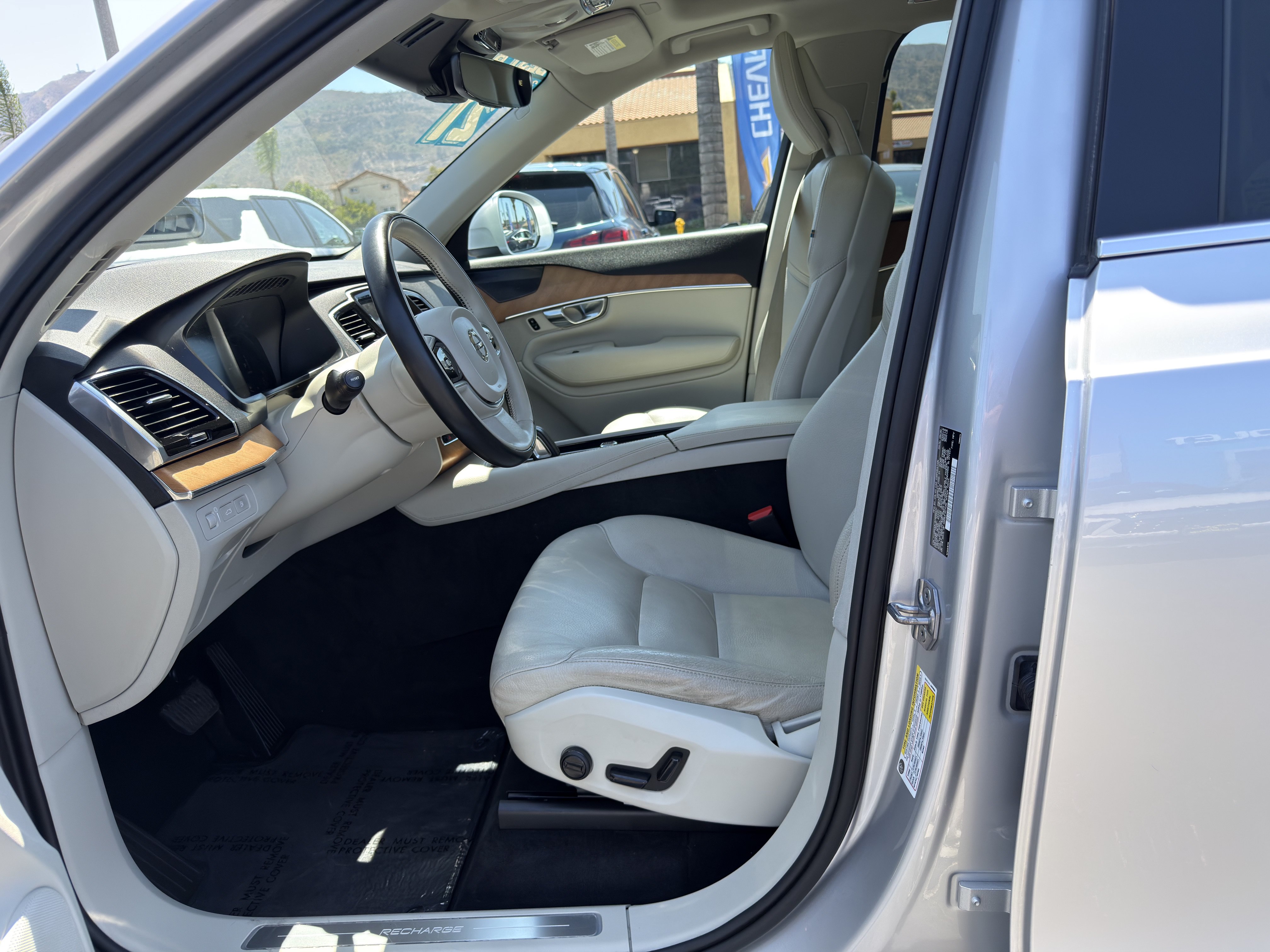 Used 2021 Volvo XC90 T8 Inscription Expression w/ Advanced Package AWD/4WD image 23