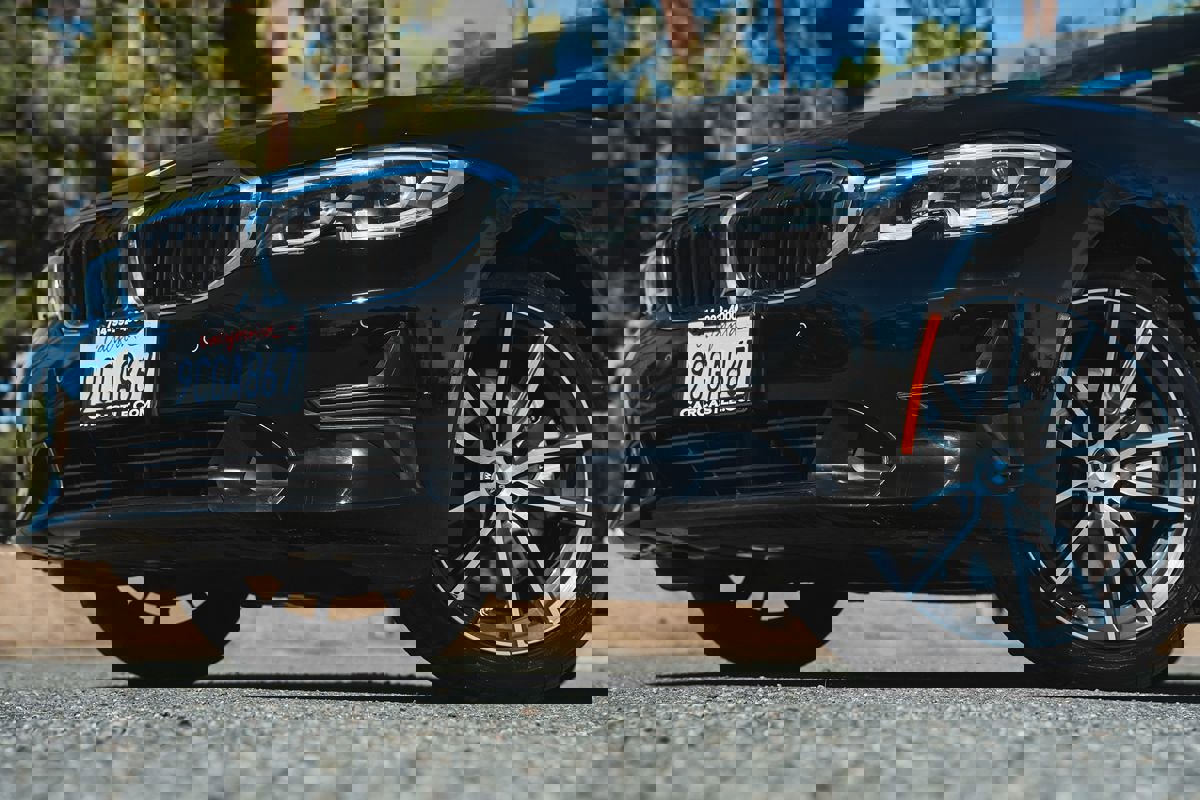 Used 2019 BMW 330i Sedan w/ Convenience Package image 2