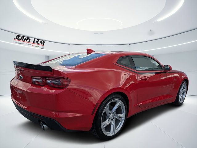 Used 2022 Chevrolet Camaro LT RWD image 3