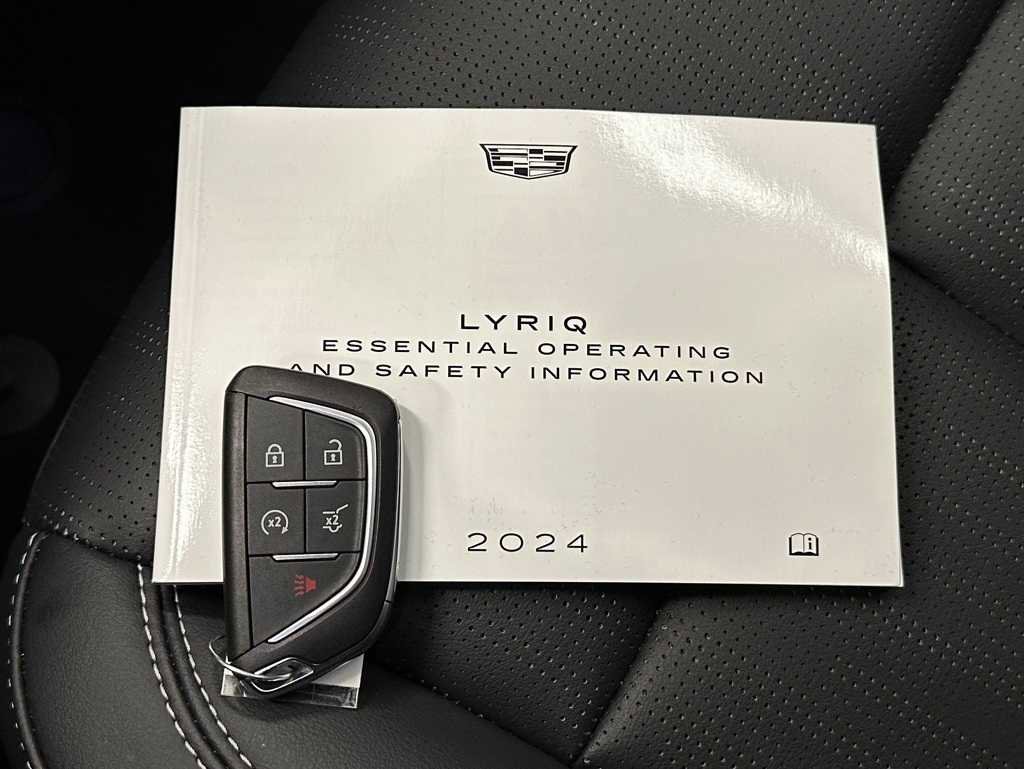 Used 2024 Cadillac Lyriq Luxury image 42