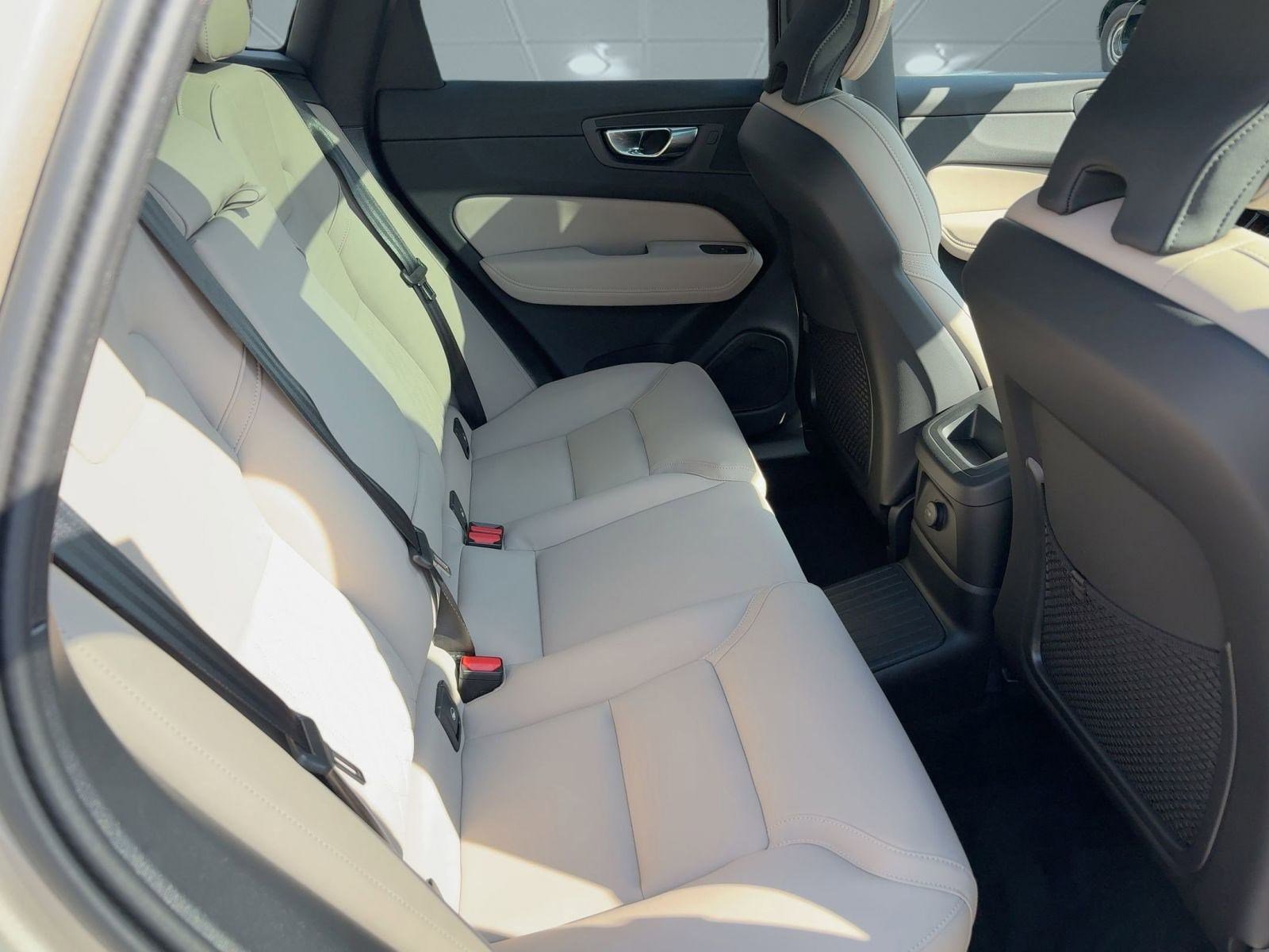 New 2026 Volvo XC60 T8 Plus w/ Protection Package Premier image 29