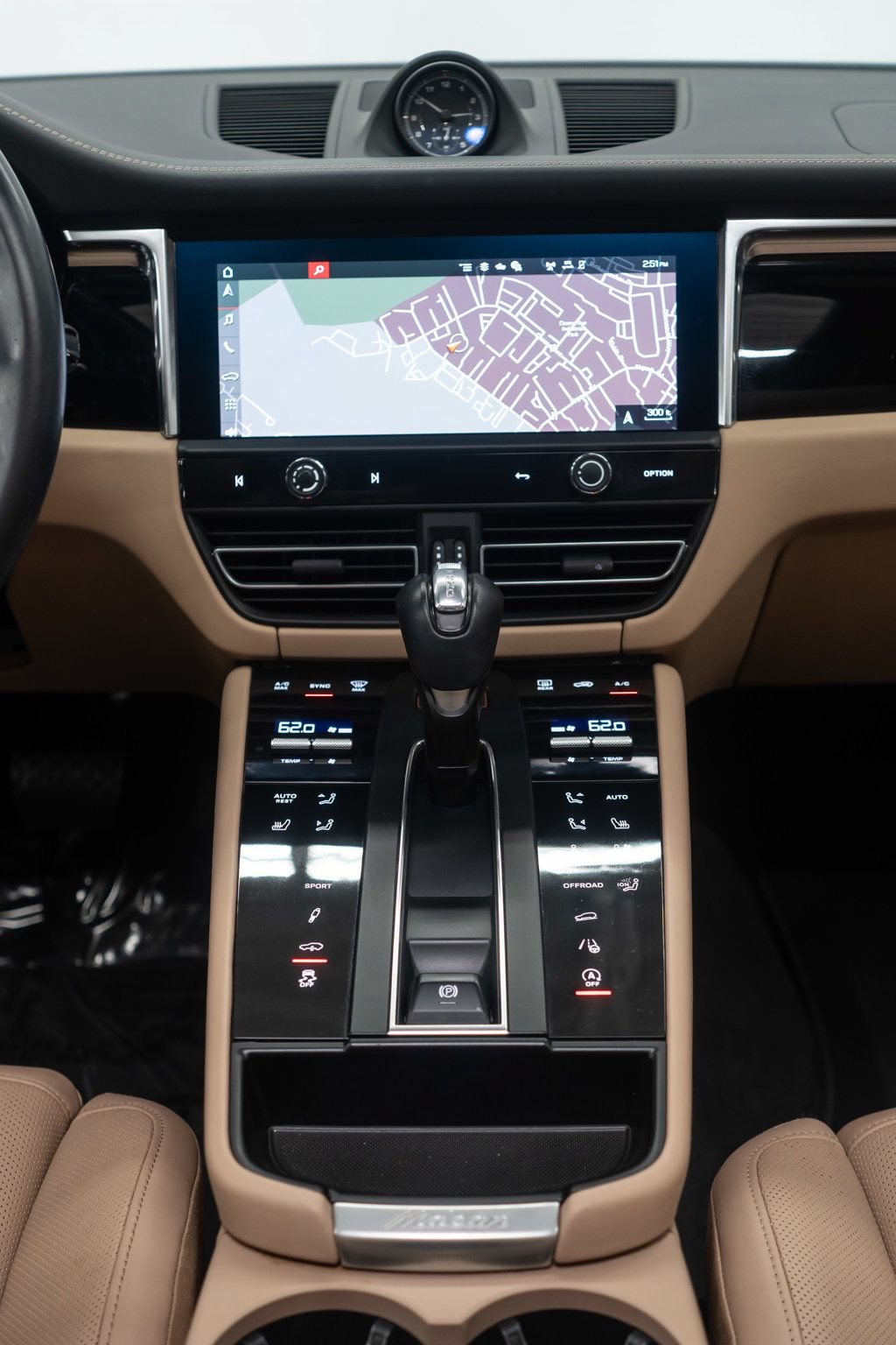 Used 2024 Porsche Macan S AWD/4WD image 29