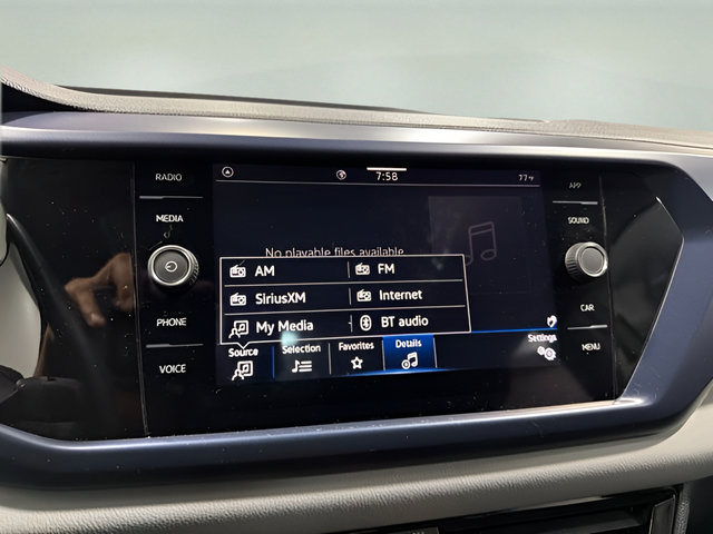 Used 2023 Volkswagen Taos SE w/ Panoramic Sunroof Package FWD image 19