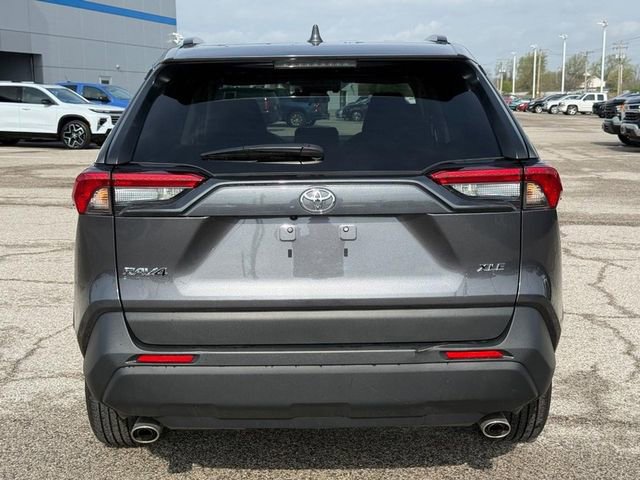 Used 2025 Toyota RAV4 XLE w/ Weather Package FWD image 4