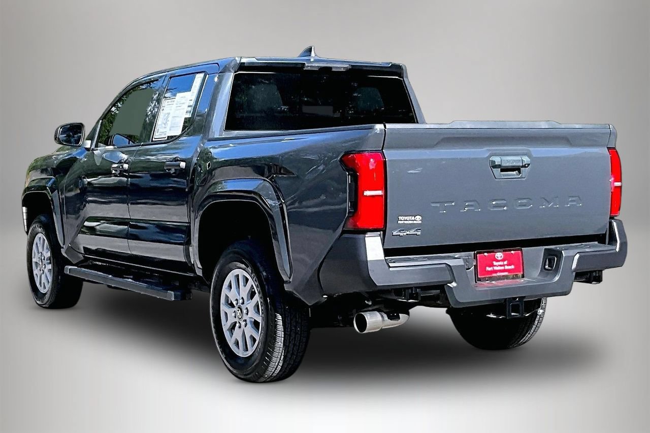 Used 2025 Toyota Tacoma SR AWD/4WD image 4
