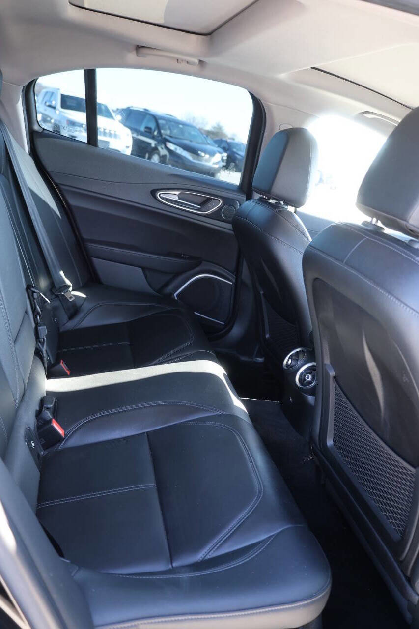 Used 2020 Alfa Romeo Giulia Sprint w/ Cold Weather Package image 16