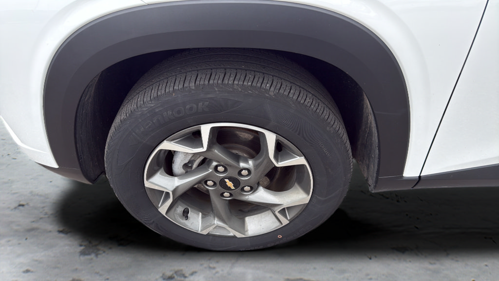 Used 2024 Chevrolet Trax LT FWD image 30