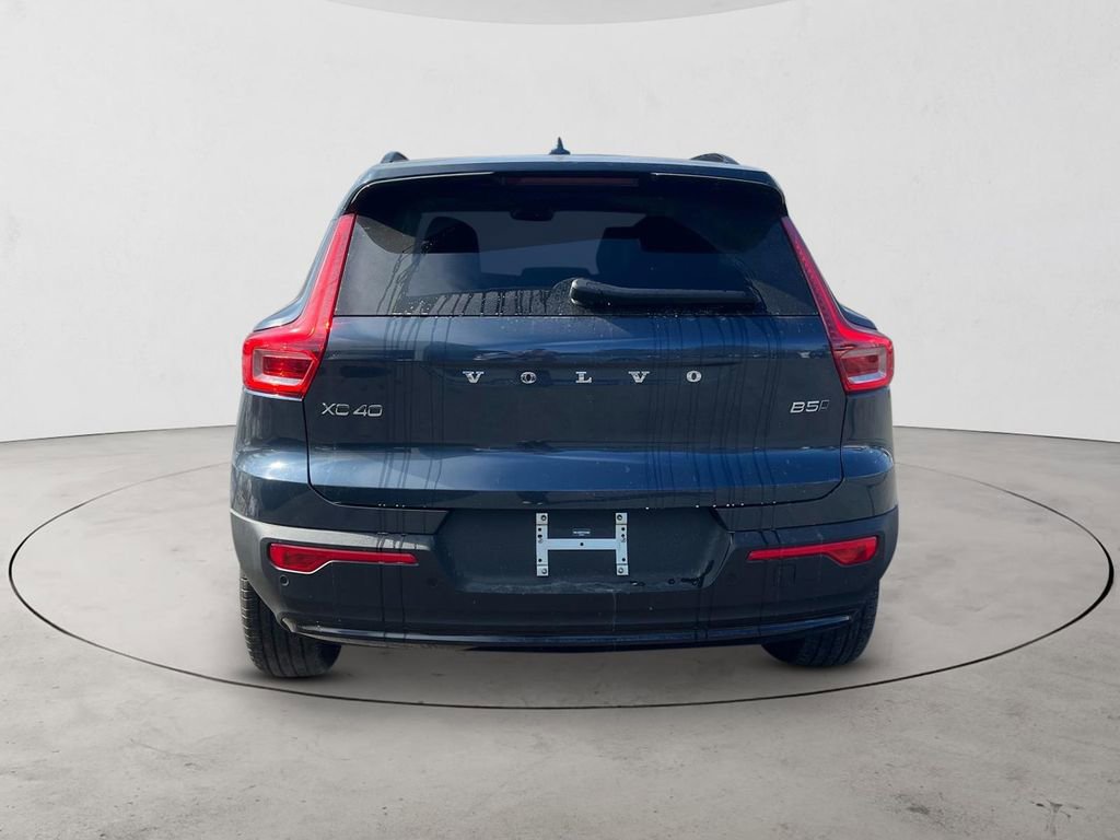 New 2026 Volvo XC40 B5 Plus w/ Protection Package Premier AWD/4WD image 4