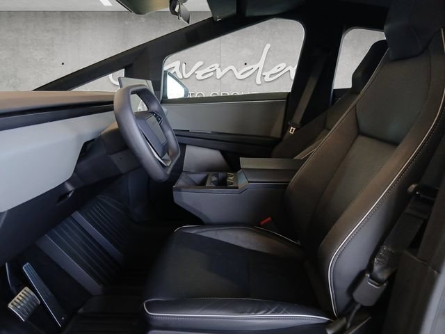Used 2025 Tesla Cybertruck AWD Crew Cab image 20