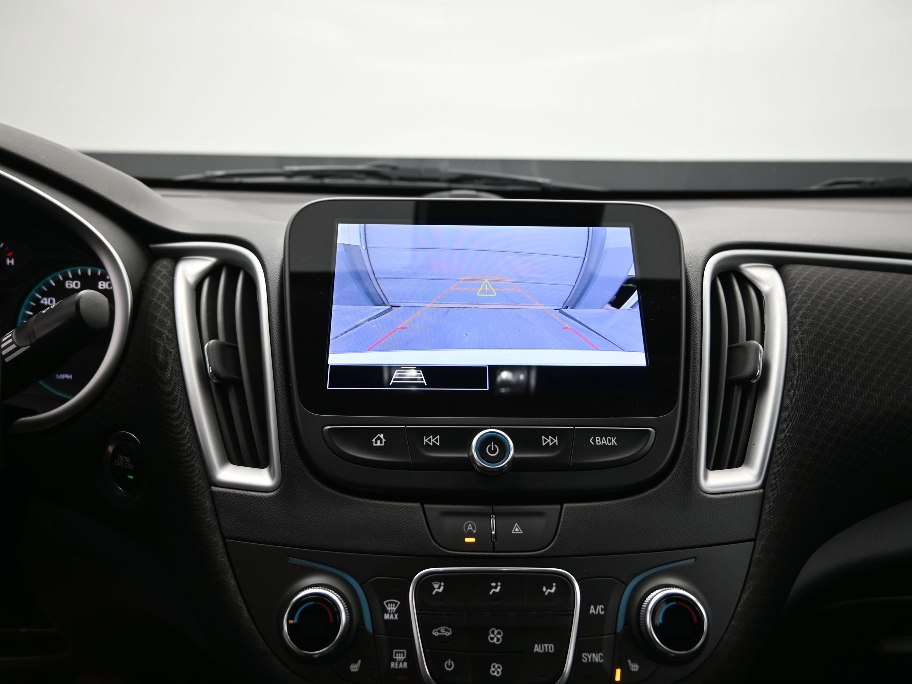 Used 2024 Chevrolet Malibu LT image 15