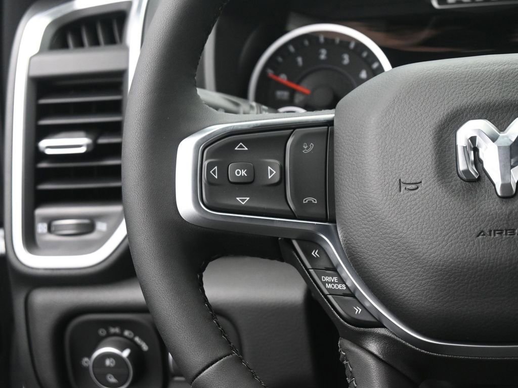 New 2026 RAM 1500 4x4 Crew Cab image 33