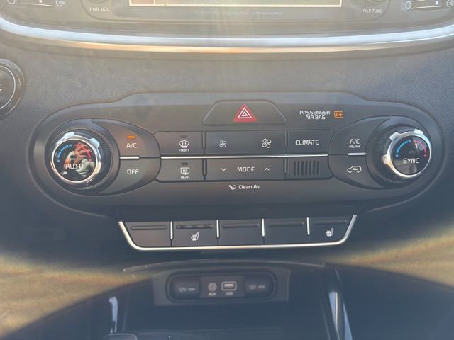 Used 2016 Kia Sorento SX image 16