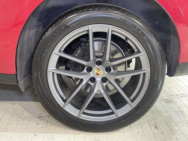 Certified 2023 Porsche Macan Turbo AWD/4WD image 13