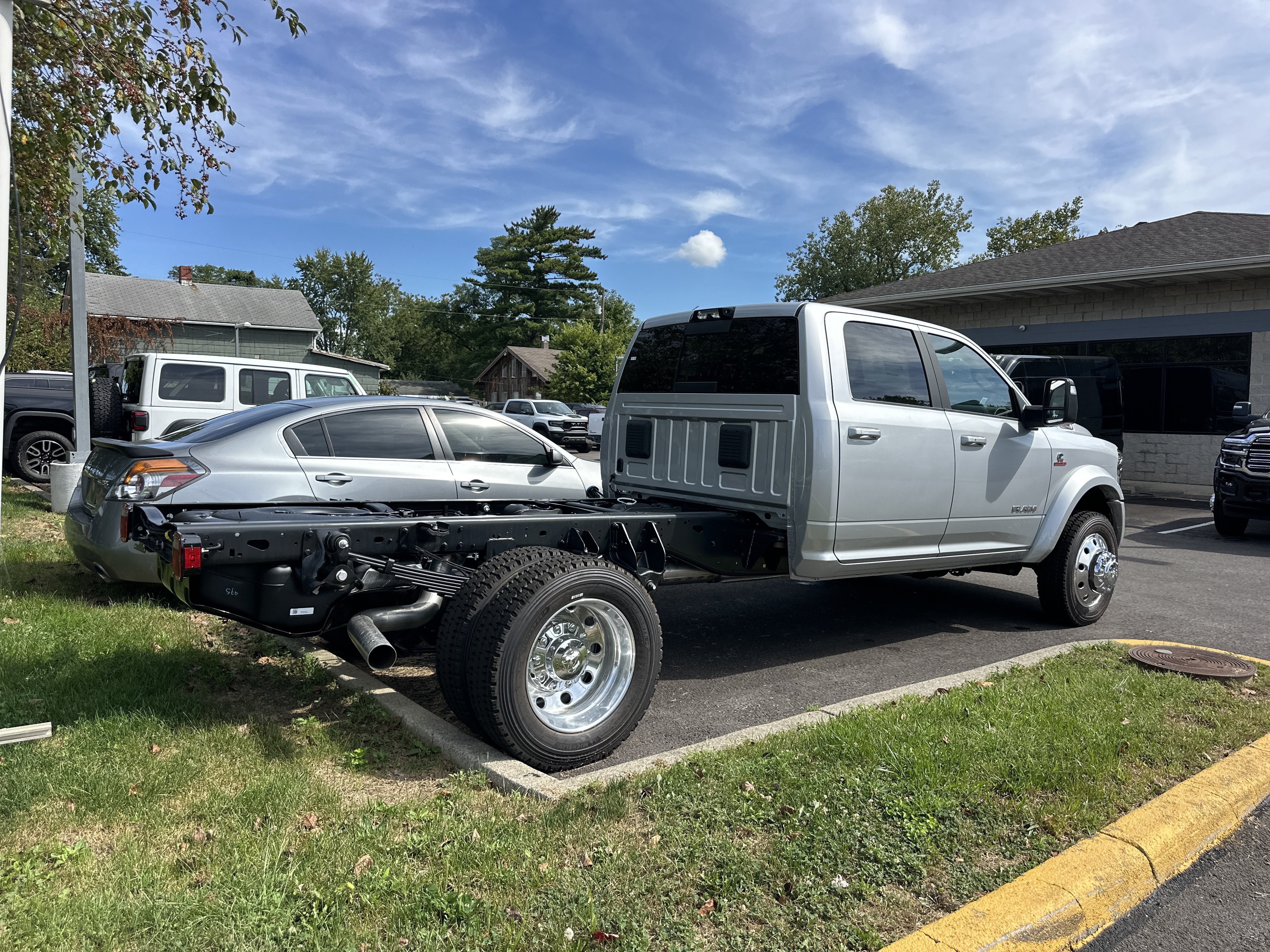 New 2027 RAM 5500 4x4 Crew Cab w/ Laramie Trim Package image 19