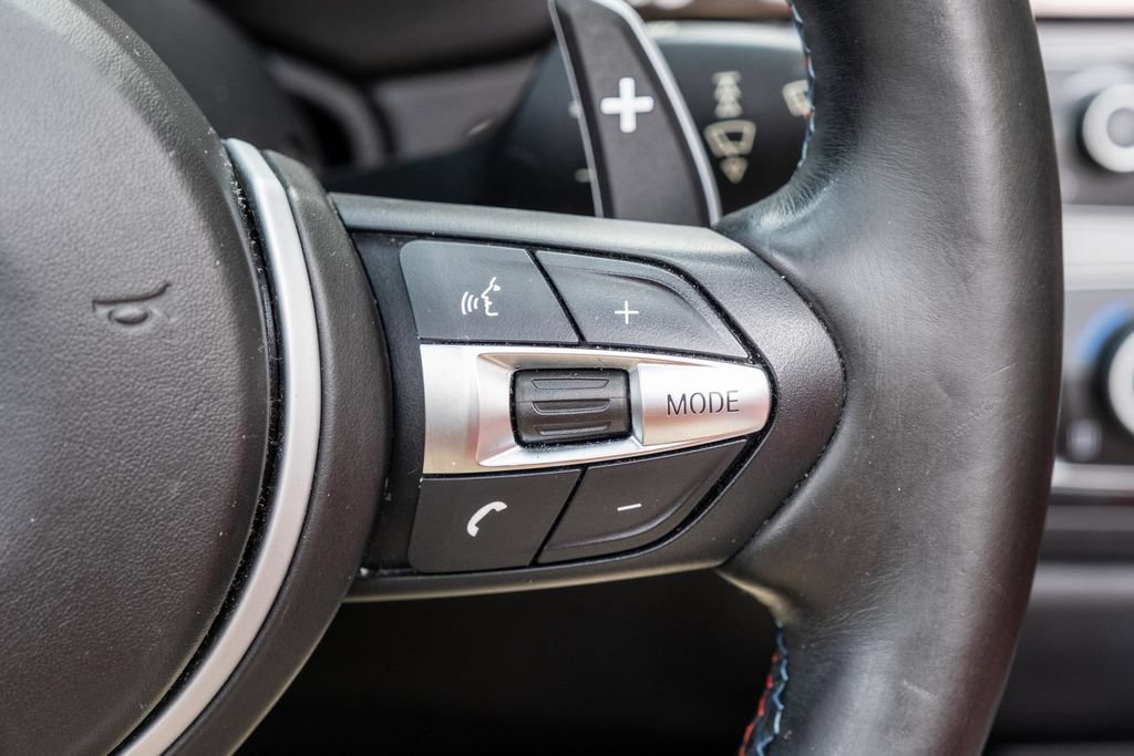 Used 2016 BMW M4 Convertible RWD image 24