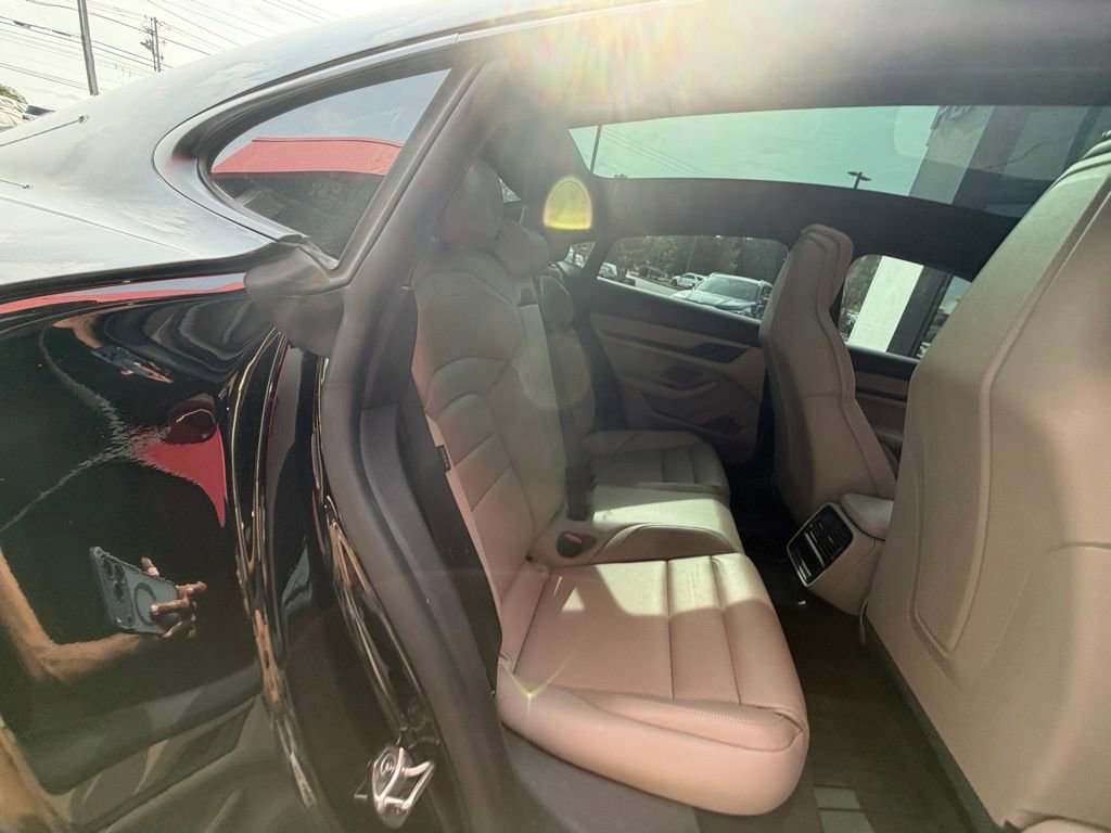 Used 2022 Porsche Taycan image 31