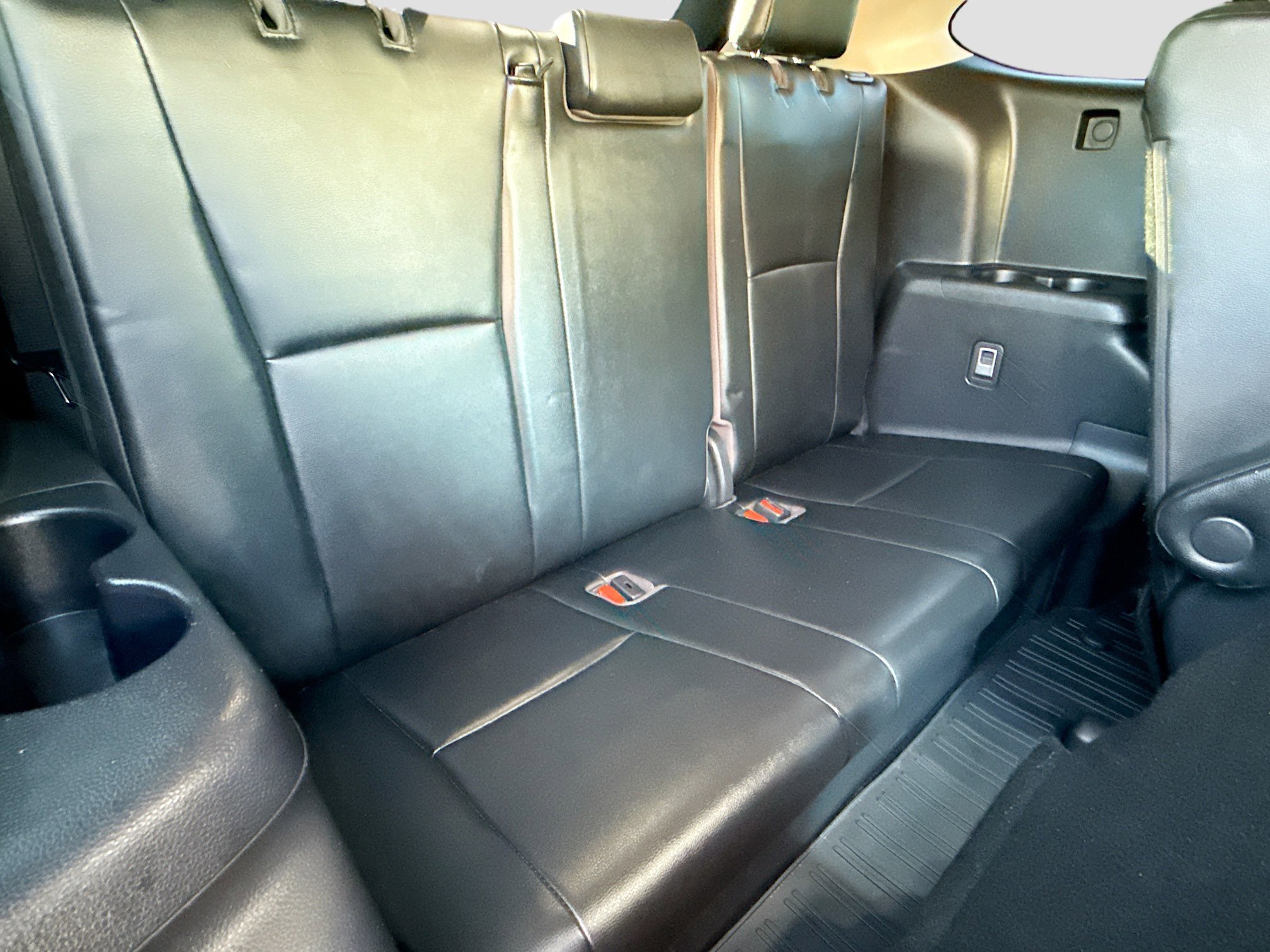 Used 2020 Toyota Highlander XLE image 21