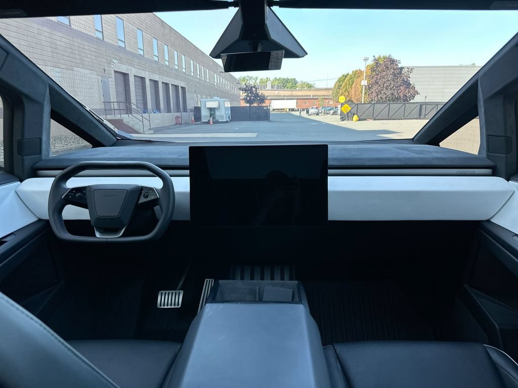 Used 2024 Tesla Cybertruck Cyberbeast AWD/4WD image 12