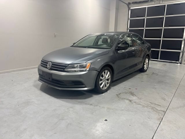 Used 2015 Volkswagen Jetta SE FWD image 2