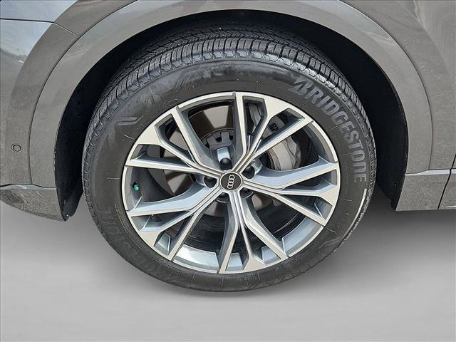 Used 2021 Audi Q8 Premium w/ Black Optic Package image 25