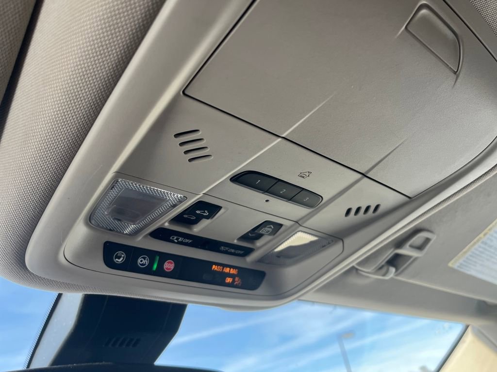 Used 2022 GMC Terrain Denali w/ Denali Premium Package image 17