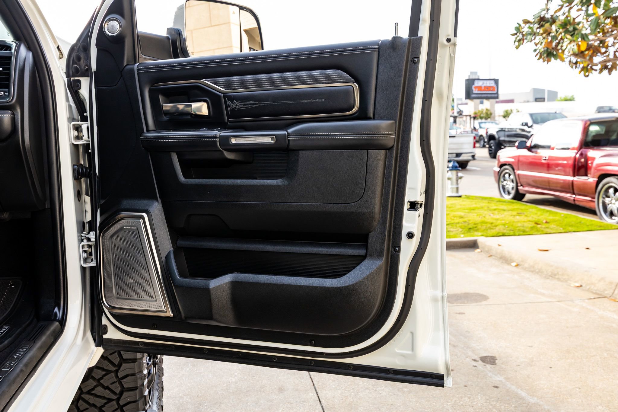 Used 2021 RAM 3500 Limited AWD/4WD image 38
