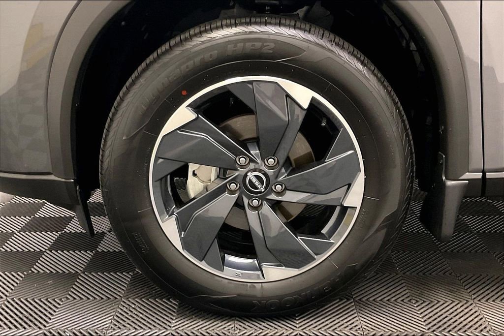Certified 2026 Nissan Rogue SV AWD/4WD image 8