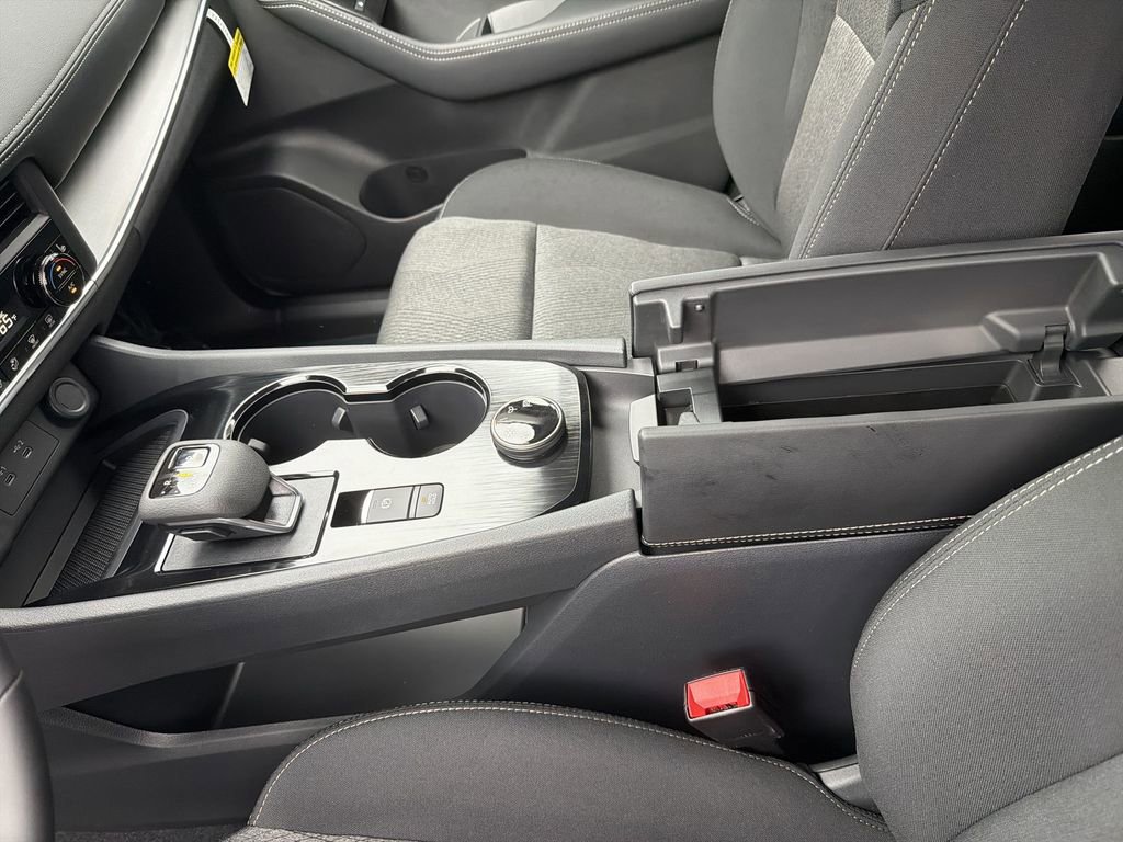 New 2026 Nissan Rogue SV w/ Cold Weather Package AWD/4WD image 22