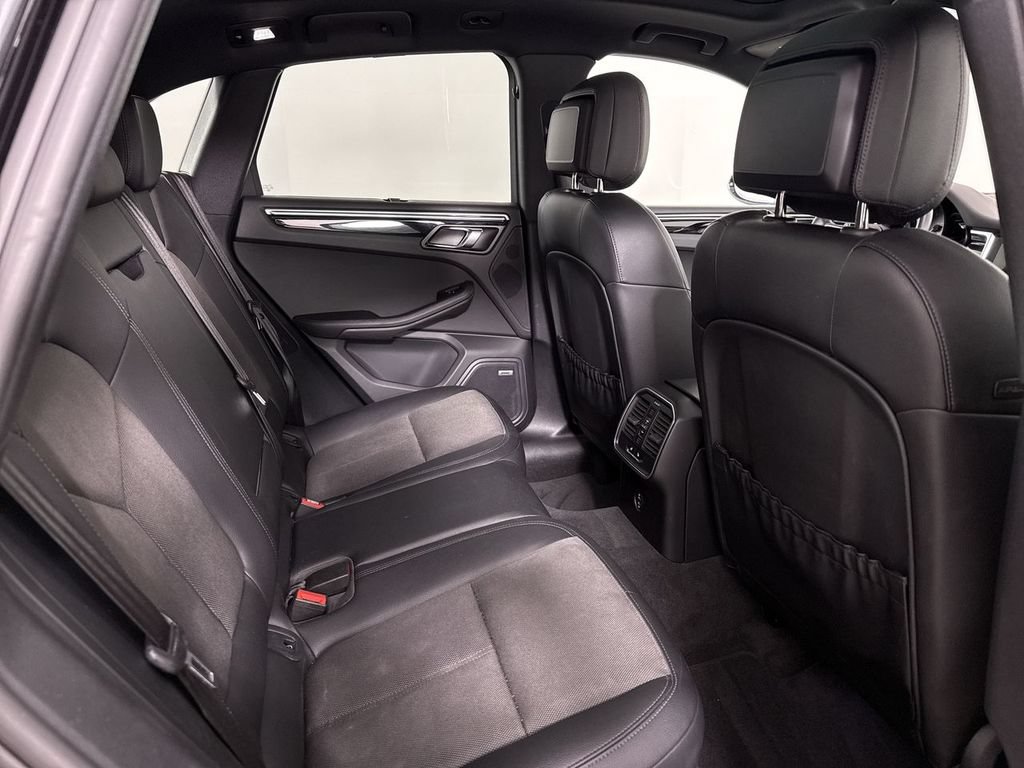 Certified 2022 Porsche Macan S AWD/4WD image 25