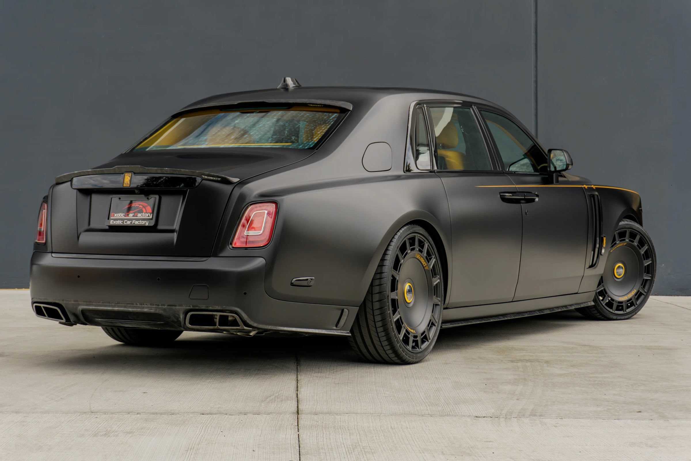 Used 2027 Rolls-Royce Phantom Sedan RWD image 10